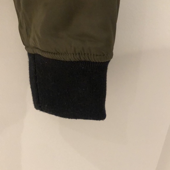 Khaki vest - Picture 5 of 6